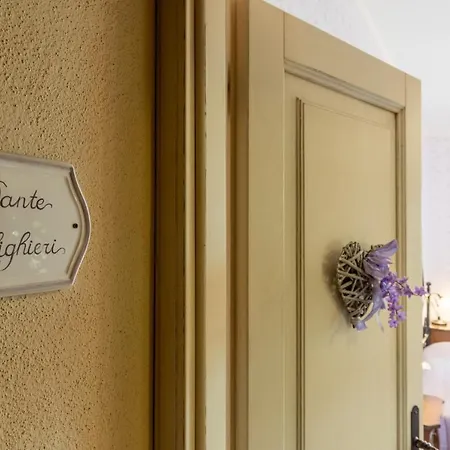 La Casa Medioevale Bed and breakfast 4*