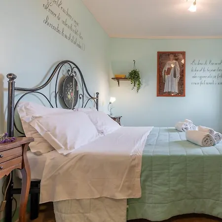 לינה וארוחת בוקר La Casa Medioevale 4*