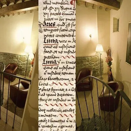 La Casa Medioevale לינה וארוחת בוקר 4*